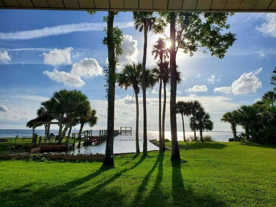 Nasa Waterfront Dolphin Suite Titusville Kültér fotó